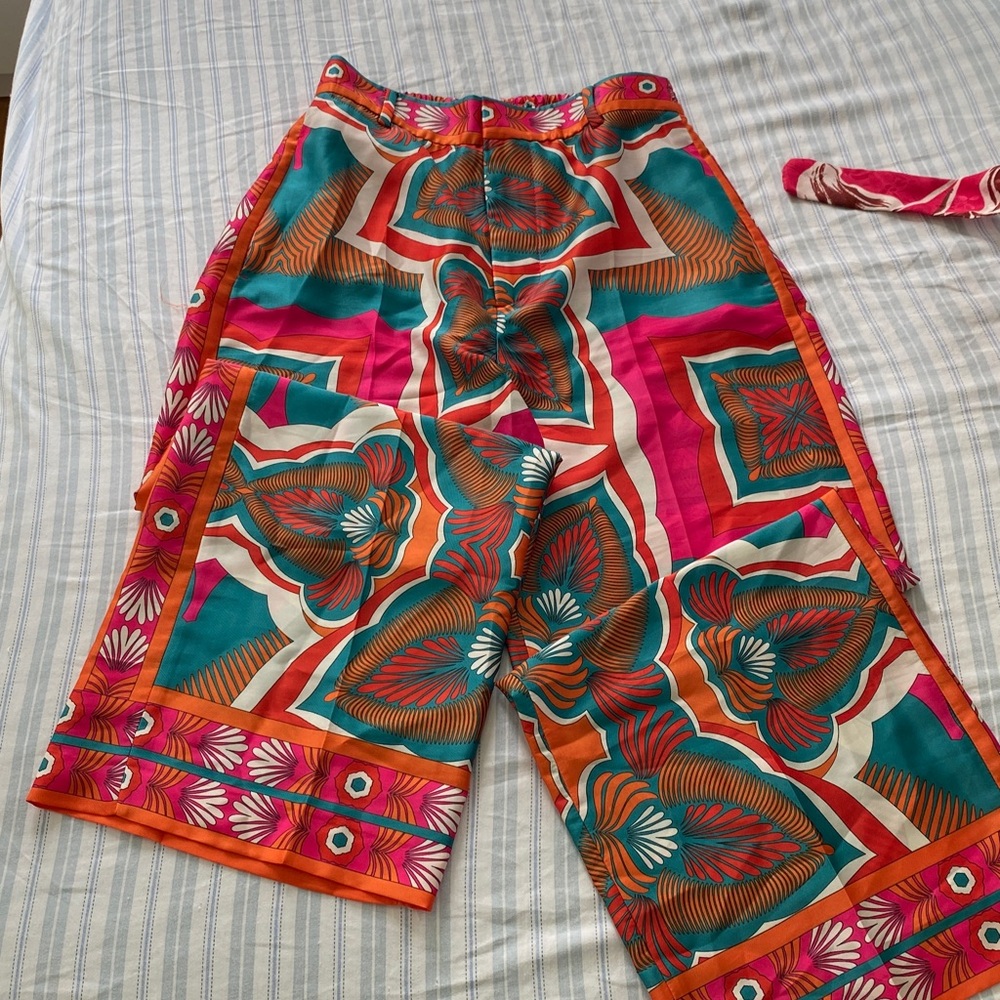 Zara Multicolor Geometric Print Pants